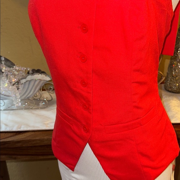 NWT Asymmetrical Red Top With Scarf - Picture 5 of 9